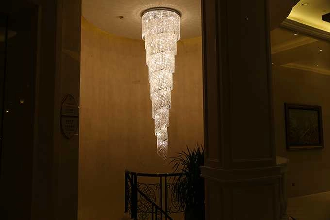 酒店楼梯定制水晶灯