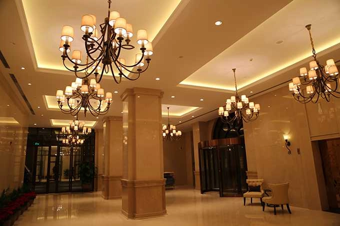 酒店大堂古铜吊灯