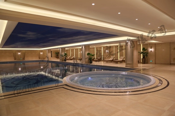 曙光之城 游泳池