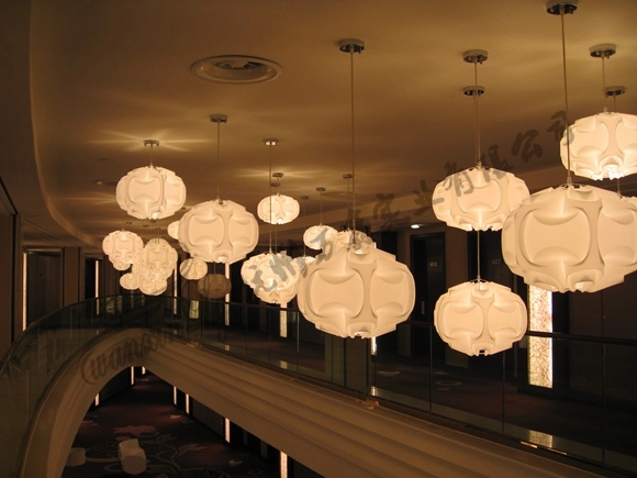 酒店大堂定制亚克力吊灯