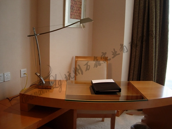 酒店定制铁艺现代风格台灯